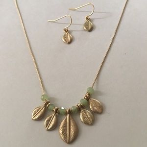 Minimalist mint green beaded leaf necklace set NWT